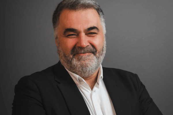 Kon Karapanagiotidis